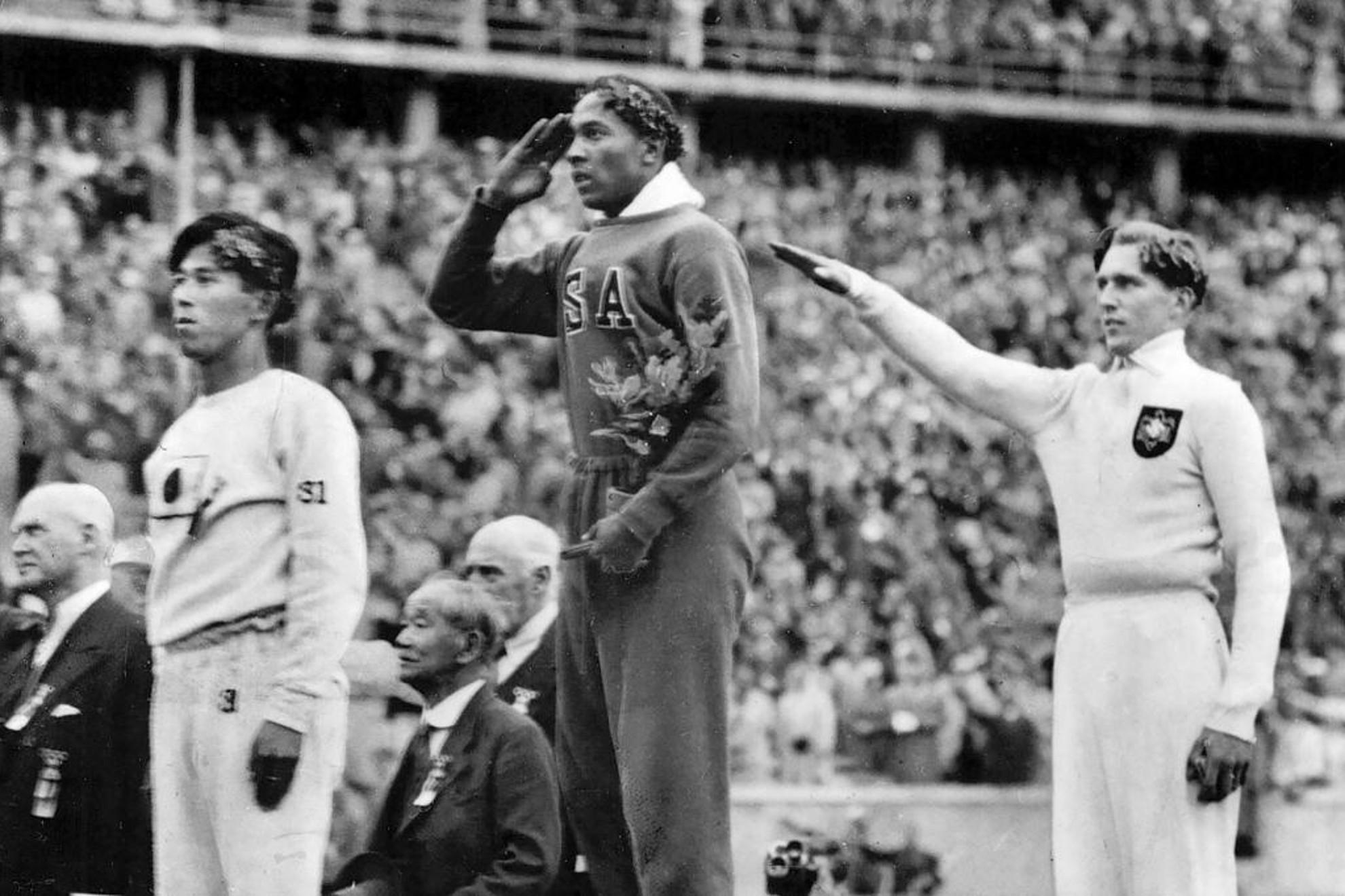 jesse-owens-podio