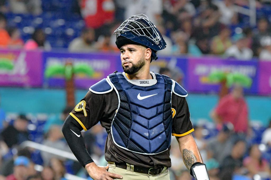 Gary Sánchez firma con los Gigantes del Cibao: un refuerzo de lujo para la temporada 2025-26