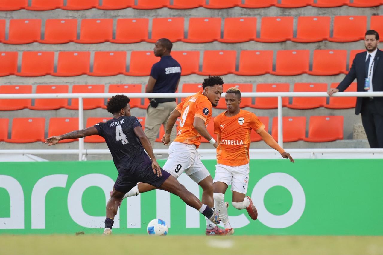 Cibao-FC-vs-Defence-Force-2