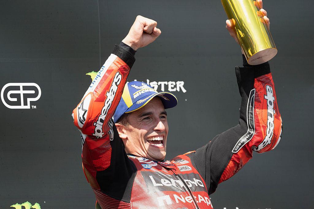 Marc-marquez-motogp-podio-brno-republica-checa