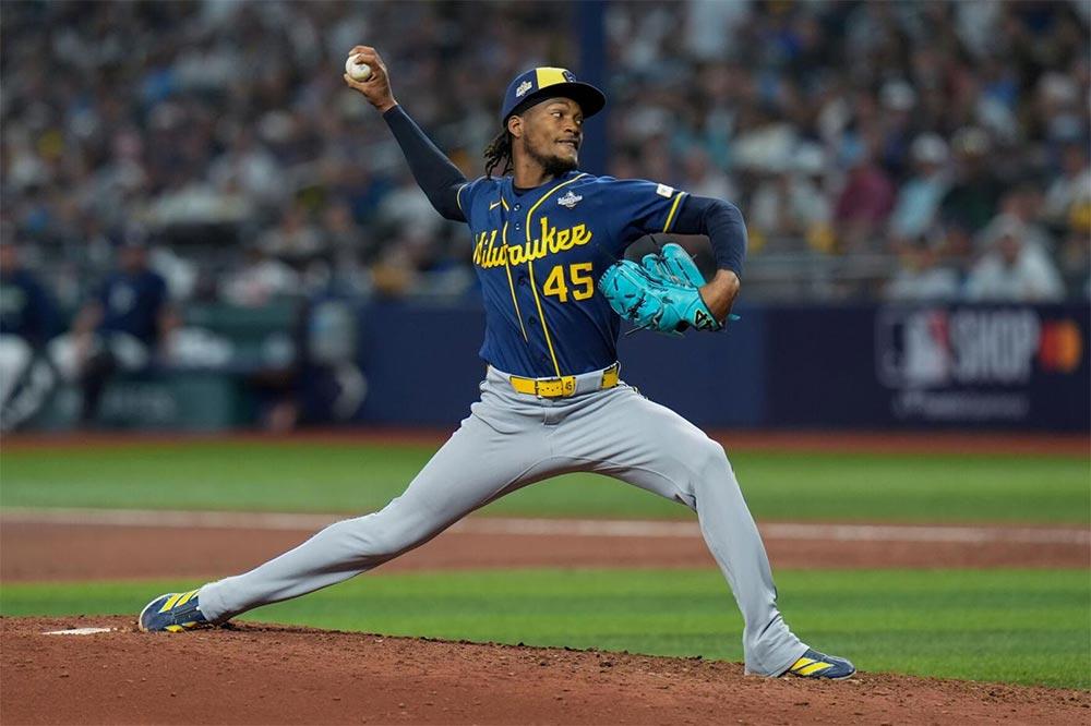abner-uribe-pitcher-milwaukee-brewers