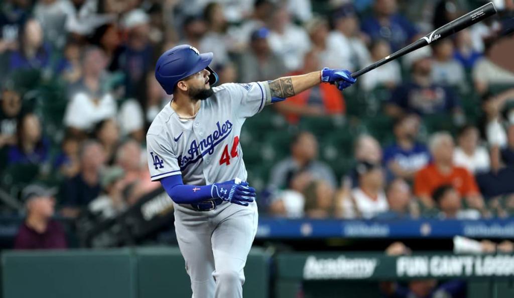 Con tres tablazos de Andy Pagés los Dodgers desatan tormenta ofensiva en Houston