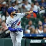 Con tres tablazos de Andy Pagés los Dodgers desatan tormenta ofensiva en Houston