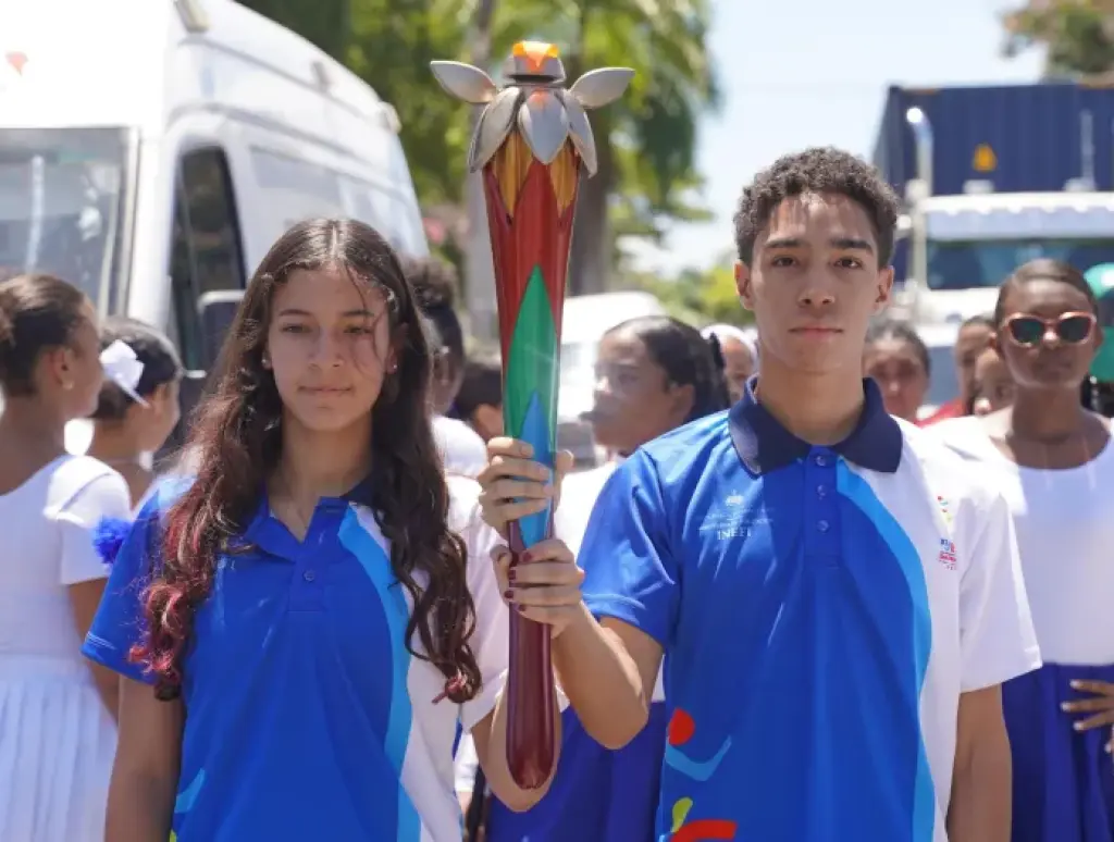 Encendido del Futuro: Comienza el recorrido de la antorcha de los XI Juegos Escolares San Francisco 2025