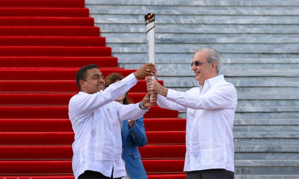 Luis Abinader da inicio a la ruta de la antorcha rumbo a Santo Domingo 2026