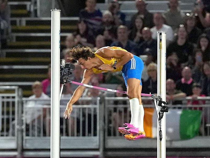 armand-duplantis-pertiga
