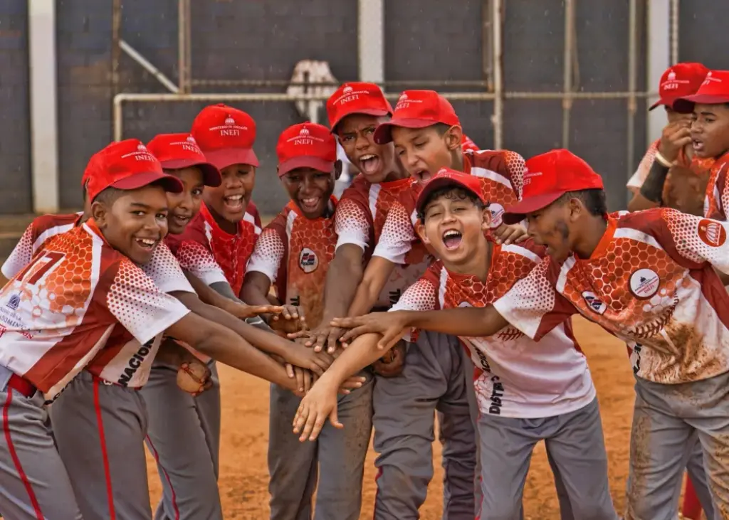 INEFI anuncia transmisión televisiva del Torneo Nacional de Béisbol Escolar 2025 por Coral 39