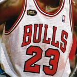 La camiseta  de Michael Jordan que rompería otro récord: la 23 de The Last Dance busca comprador millonario