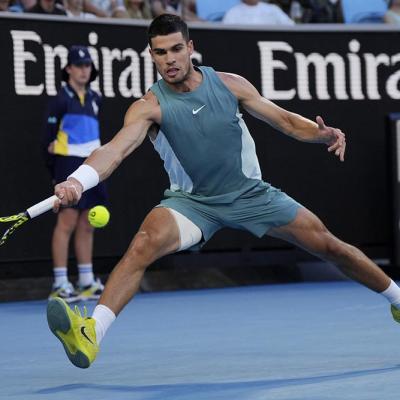 Alcaraz avanza con autoridad a cuartos de final en el Abierto de Australia