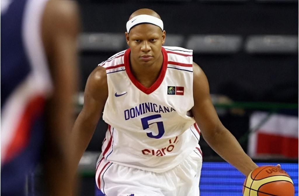 Charlie Villanueva inmortalizado en el Pabellón de la Fama del Deporte Dominicano
