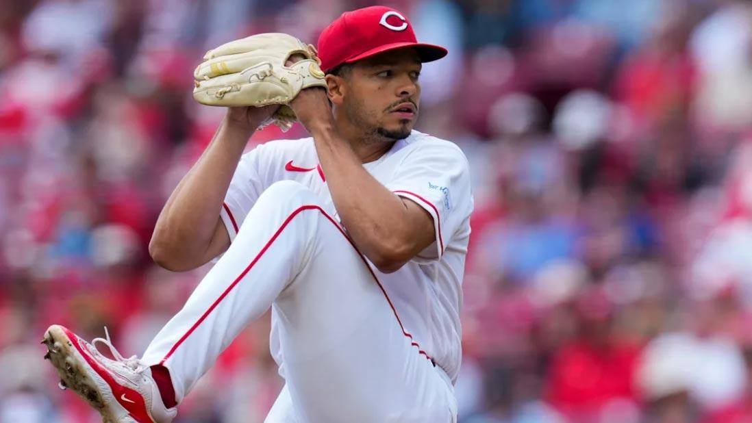 cincinnati-reds-chase-burns-pitcher-1