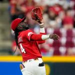 Elly De La Cruz lidera a los Reds en una sólida victoria sobre los Rockies