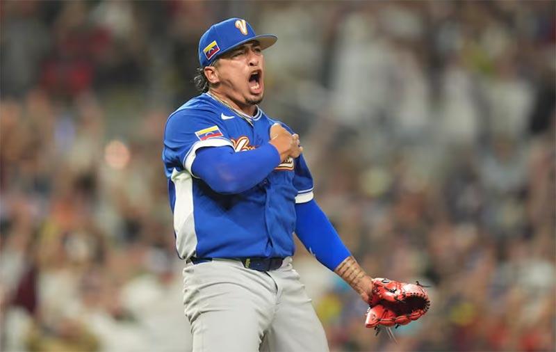 Clasico-mundial-venezuela-pitcher-palencia
