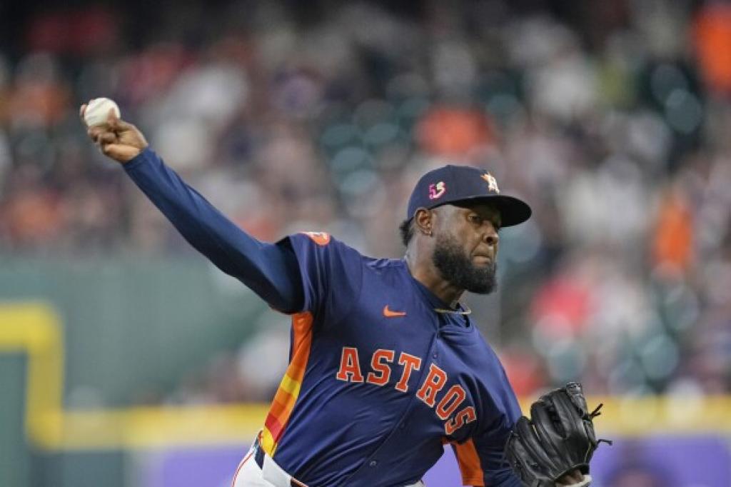 Salida de Cristian Javier enciende alarmas en los Astros de Houston