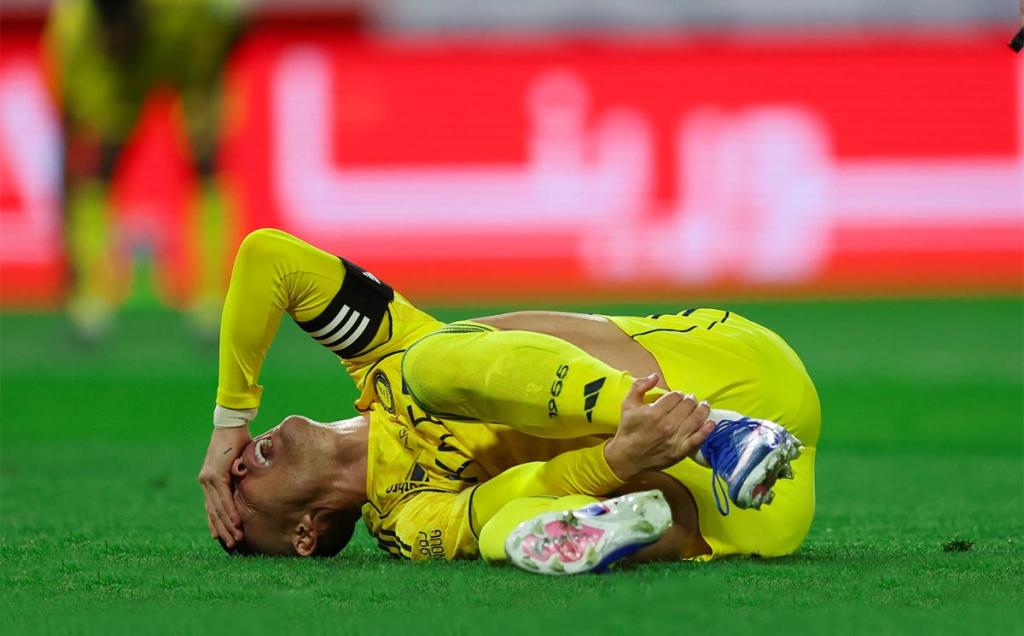 CR7 sufre lesión muscular en el isquiotibial derecho en el partido contra el Al-Fayha