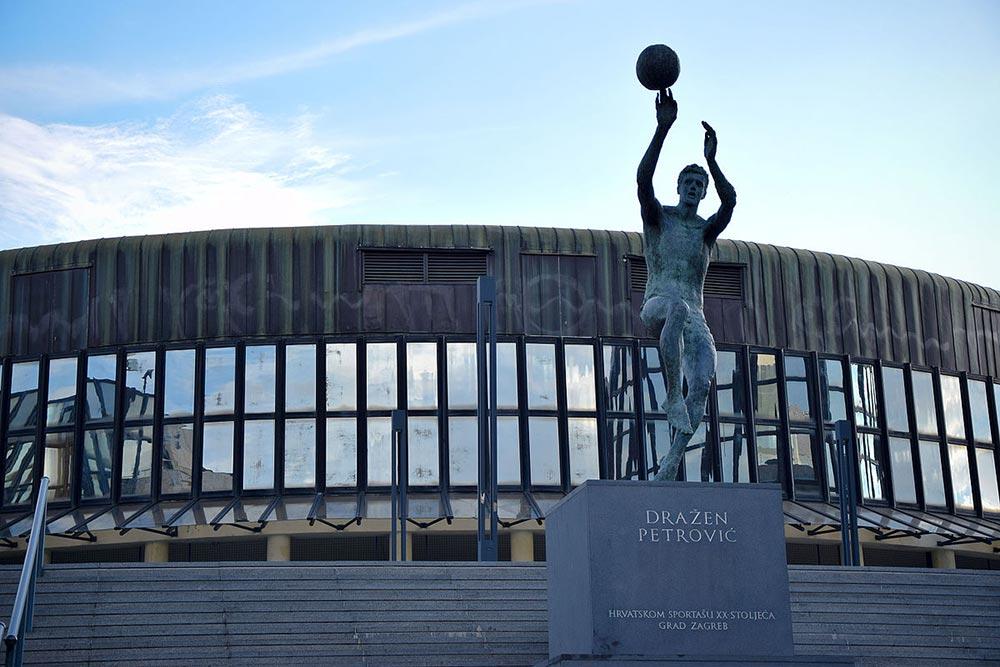 Dražen_Petrović_statue