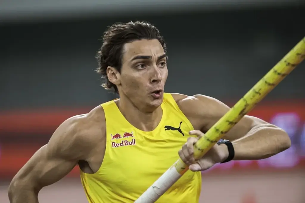 Armand ‘Mondo’ Duplantis vuela a 6.29 m y bate su 13º récord mundial de salto con garrocha