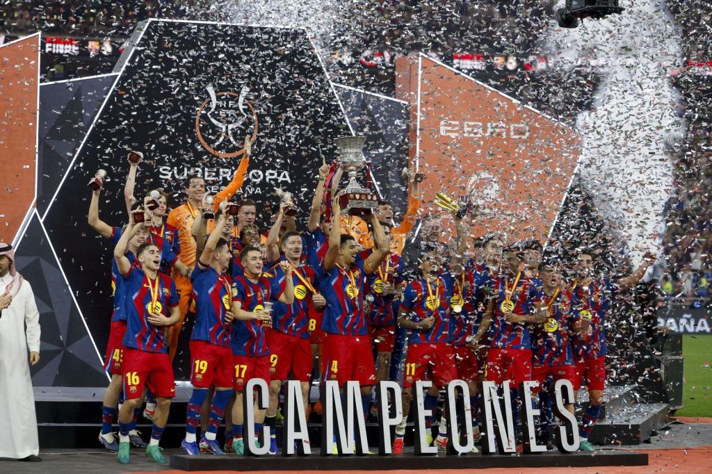 El Barça revalida la Supercopa ante el Real Madrid gracias a un inspirado Raphinha