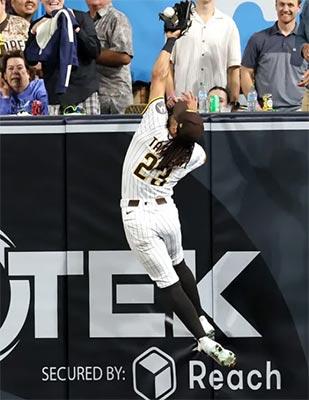 Fernando-Tatis-Jr-guante-de-oro-1