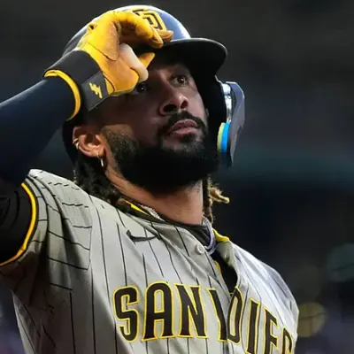¡Con talento dominicano! Tatis la quita del cielo, Peralta blinda el bullpen y Laureano impulsa: Padres 8-1 Giants