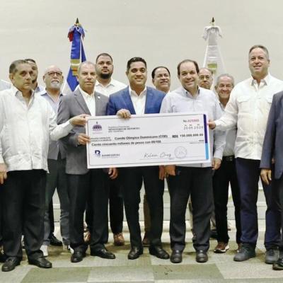 Gobierno dominicano completa entrega de cerca de 900 millones de pesos para atletas rumbo a Santo Domingo 2026