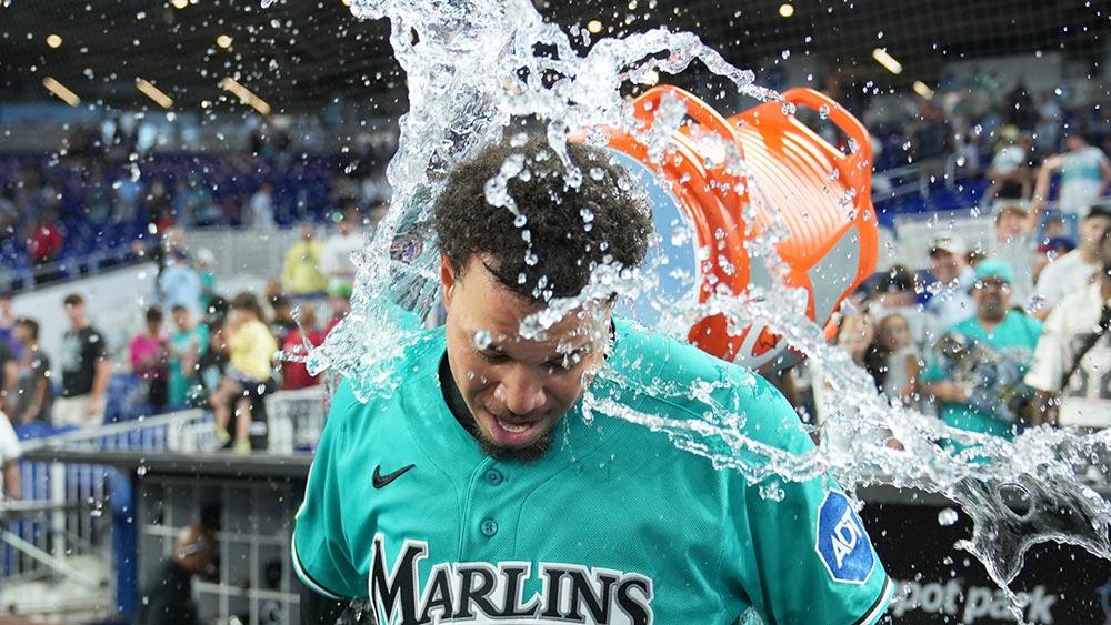 heriberto-hernandez-marlins-festejos