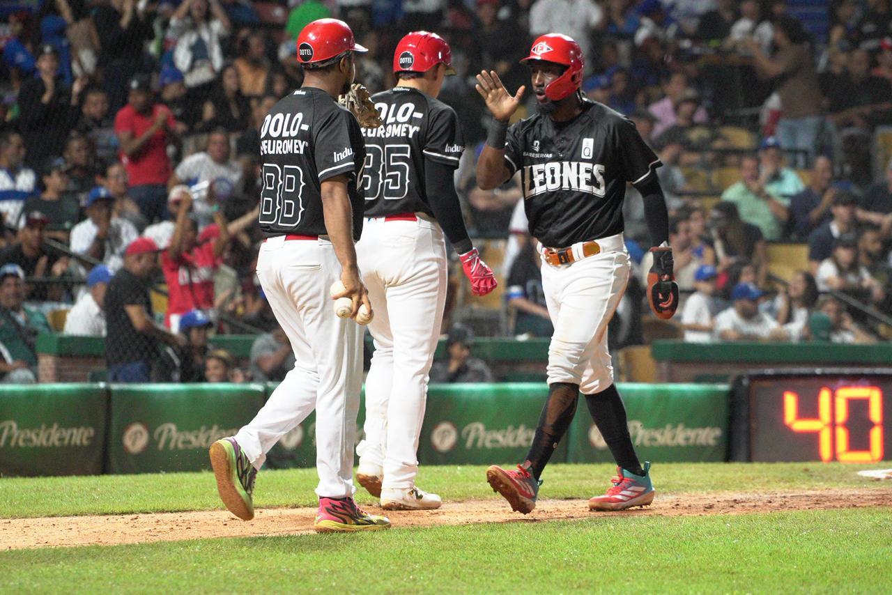 Leones-Jorge-Mateo