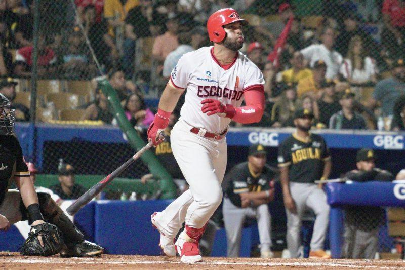 Jose-Marmolejos-Leones-de-Escogido