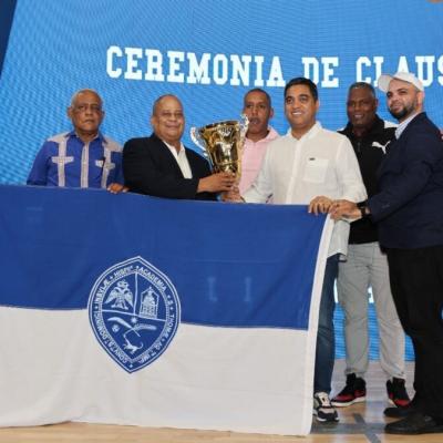 Concluyen con éxito los Juegos Universitarios 2025: ministro Kelvin Cruz entrega la corona a la UASD