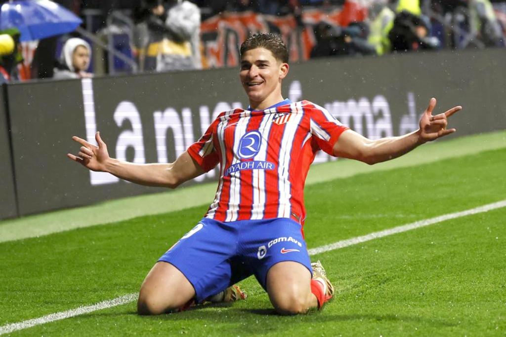 Atlético de Madrid desmiente interés del Barcelona por Julián Álvarez