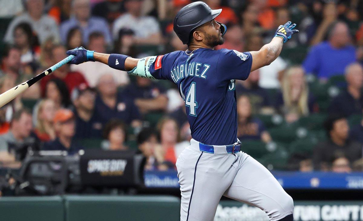 julio-rodriguez-mariners-swing