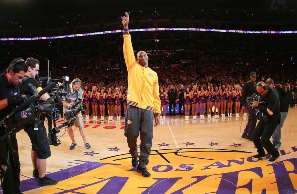 Kobe Bryant cerraba hace diez años una carrera legendaria con 60 puntos y una remontada inolvidable
