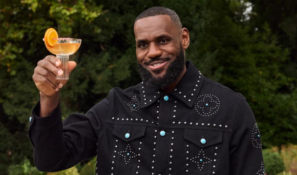 La decisión más inesperada de LeBron: no fue retiro, sino un anuncio de cognac