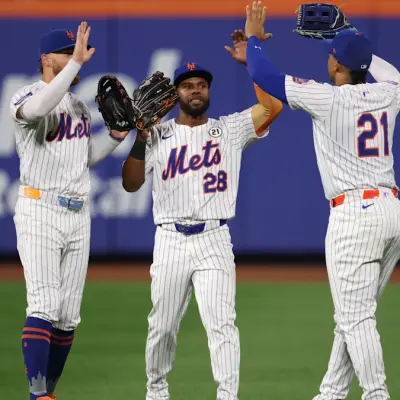¡Jonrón tras jonrón! Mets se imponen 8-3 a los Padres con bateo explosivo