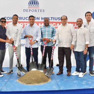 Kelvin Cruz inicia construcción de techado multiusos para comunidad y deporte en Manganagua