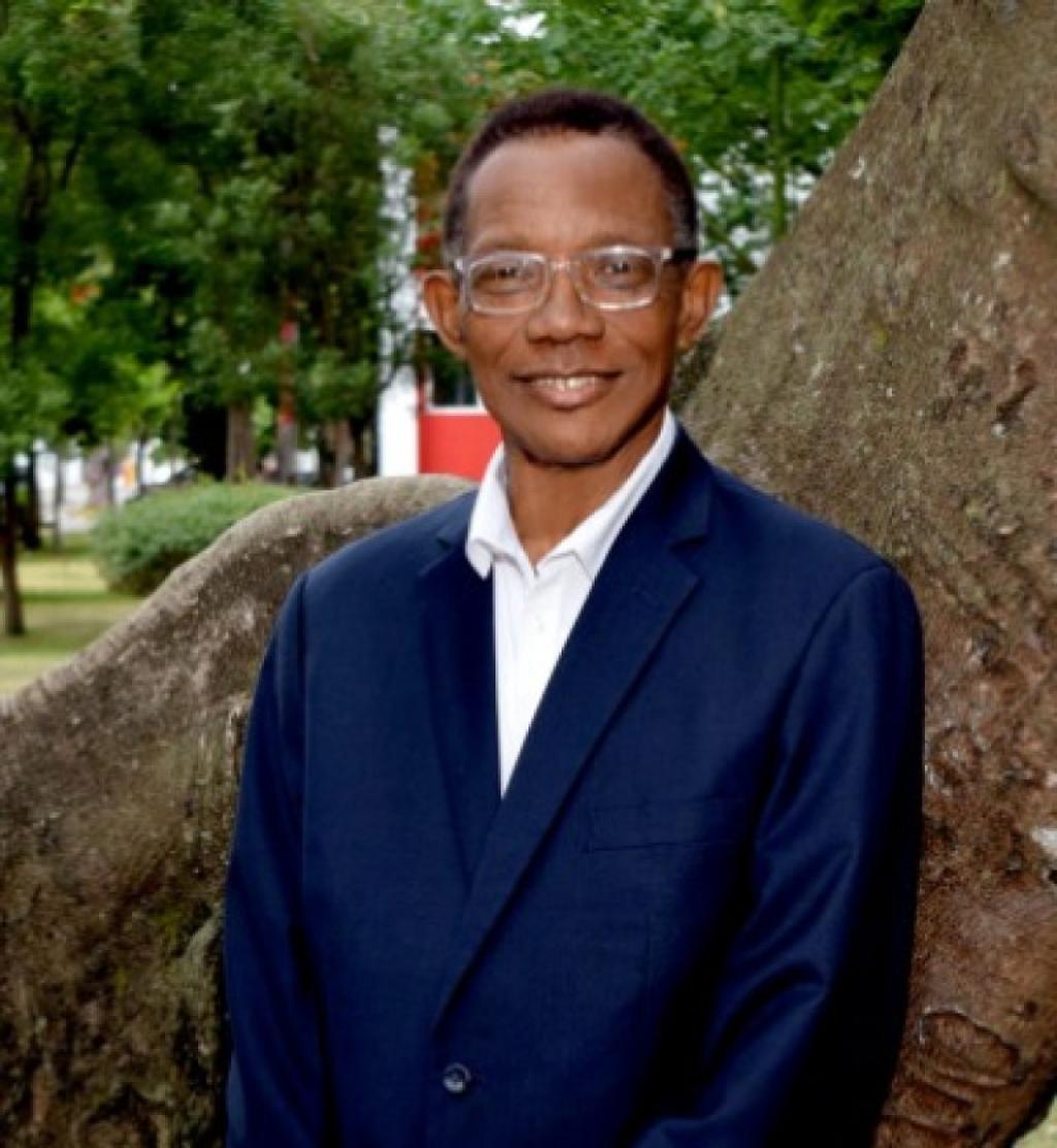 Heriberto Morrison anuncia publicación de libro sobre deporte y literatura