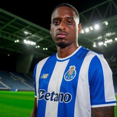 Pablo Rosario se convierte en el primer dominicano en vestir la camiseta del FC Porto