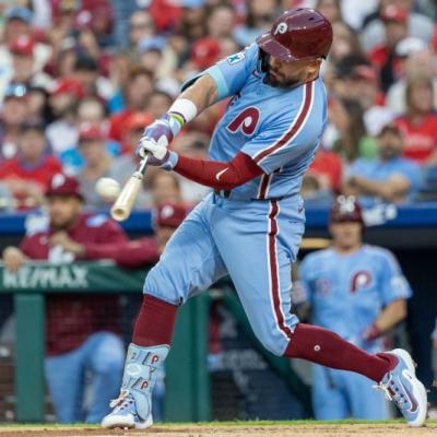 Kyle Schwarber desata un festival ofensivo: cuatro jonrones y nueve impulsadas en la paliza 19-4 sobre los Braves