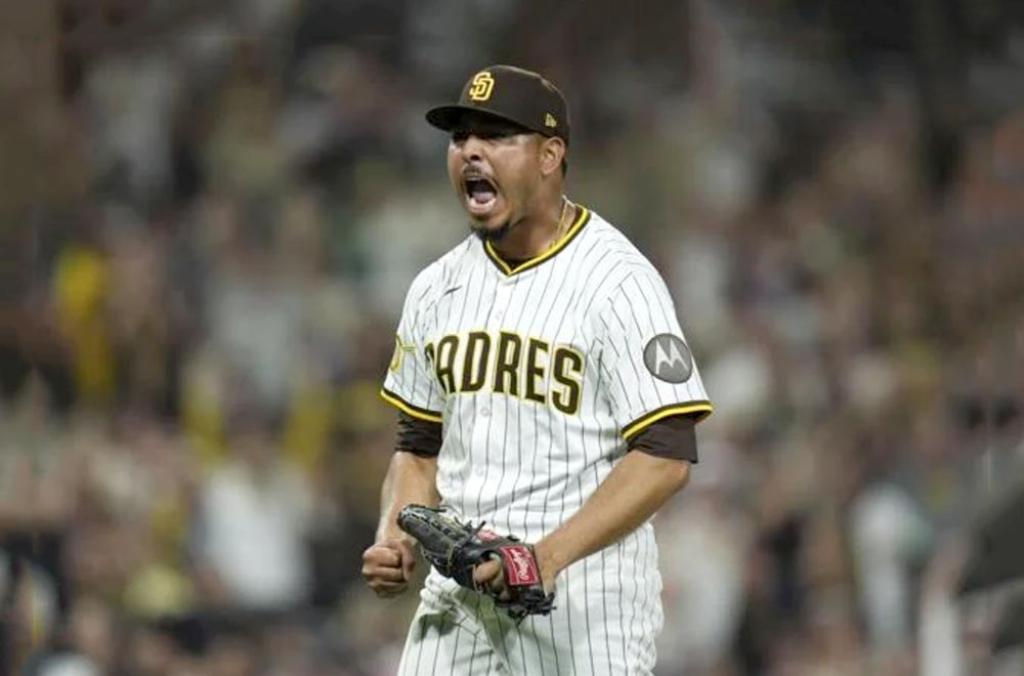 Padres blanquean 7-0 a los Brewers con dominio absoluto de Randy Vásquez