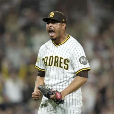 Padres blanquean 7-0 a los Brewers con dominio absoluto de Randy Vásquez