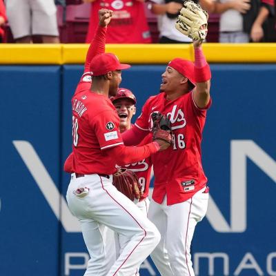 Marte salva y los Rojos sobreviven: victoria 2-1 ante los Piratas