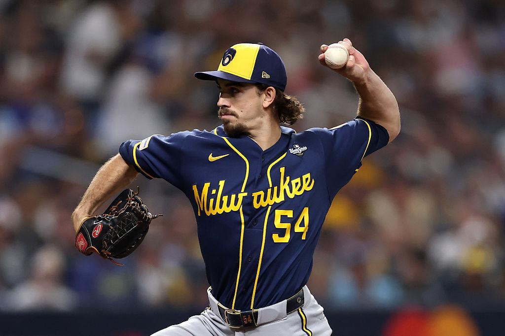 robert-gasser-pitcher-brewers-sm-2026