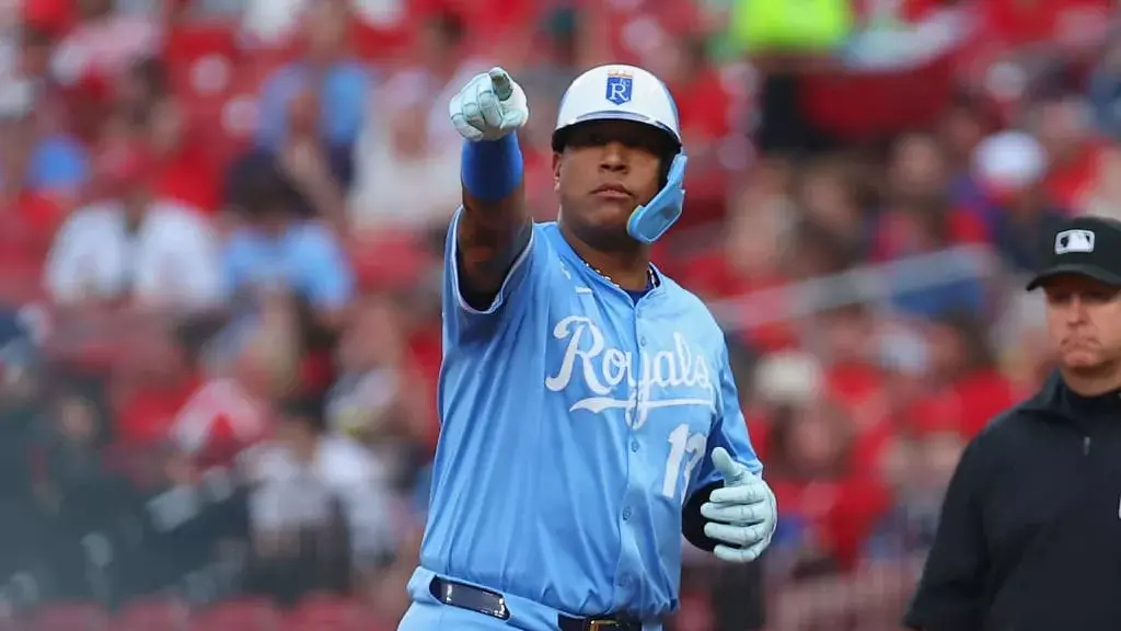 Salvador Pérez entra en la élite del béisbol: alcanza los 300 cuadrangulares y 1000 impulsadas en su carrera