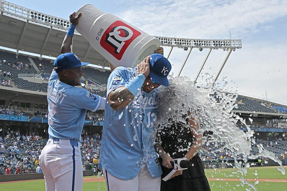 salvador-perez-festejos