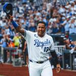 Salvador Pérez hace historia: el capitán de los Royals se convierte en el máximo vuelacercas de la franquicia