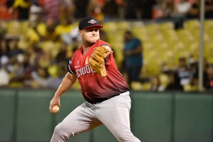 Travis-Lakins-Leones