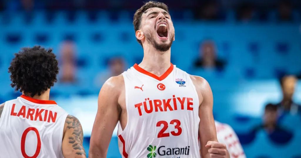 Turquía sorprende en cuartos y alcanza semifinales del EuroBasket con un triple-doble de Şengün