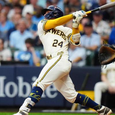 Milwaukee golpea primero y toma ventaja sobre los Dodgers en el Family Field