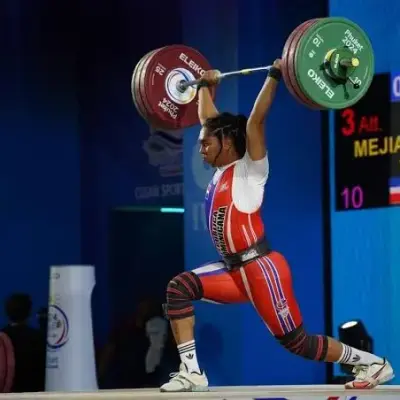 Yudelina Mejía conquista oro mundial en la modalidad de arrancada, categoría 86 kg